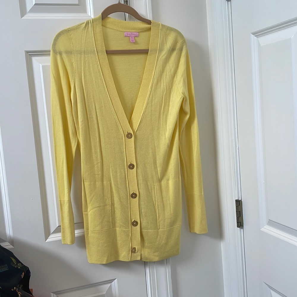 Lilly Pulitzer cardigan size medium yellow with pockets and buttons
